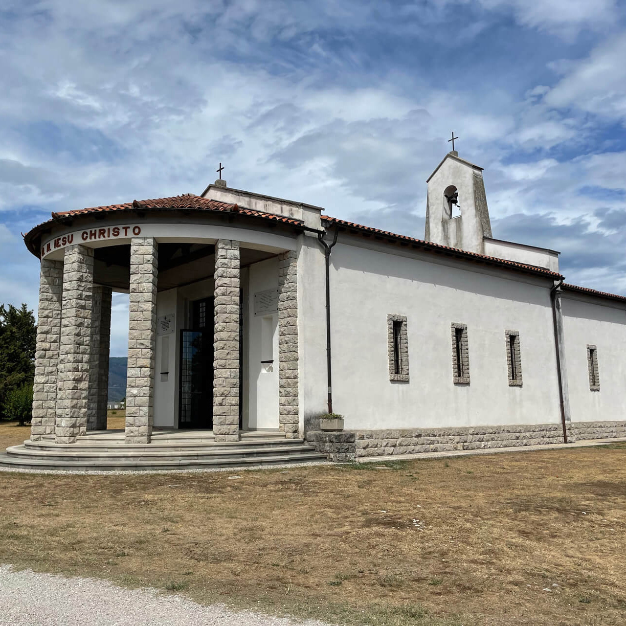 Chiesa di Nostro Signore Gesù Crocefisso Località Campo P.G. 57 (Campo Prigionieri di Guerra 57) San Mauro di Premariacco