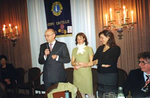 Foto del soprintendente, architetto Giuseppe Franca, Patrizia Venier Romano e Maria Paola Frattolin